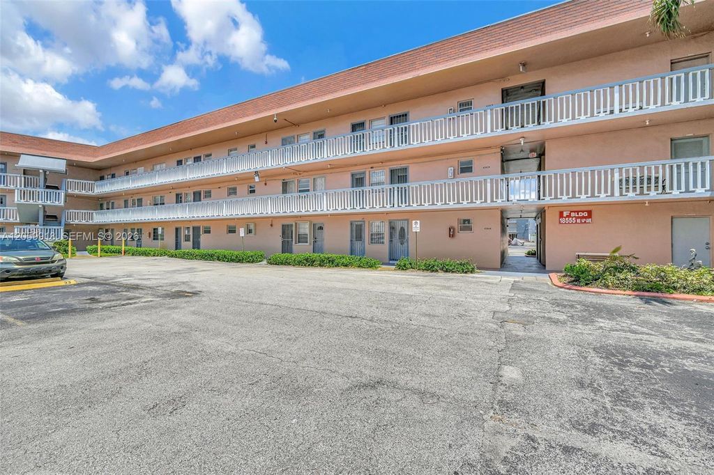 18555 NE 14th Ave 502, Miami, FL 33179