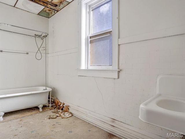 216 N Jackson Street, Belleville, IL 62220