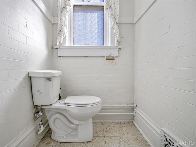 216 N Jackson Street, Belleville, IL 62220