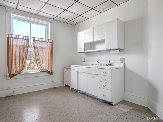 216 N Jackson Street, Belleville, IL 62220