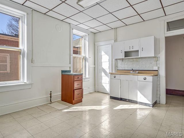 216 N Jackson Street, Belleville, IL 62220