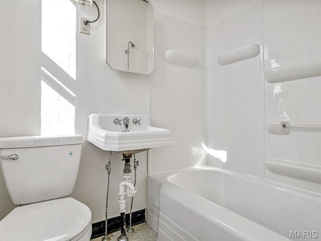 216 N Jackson Street, Belleville, IL 62220