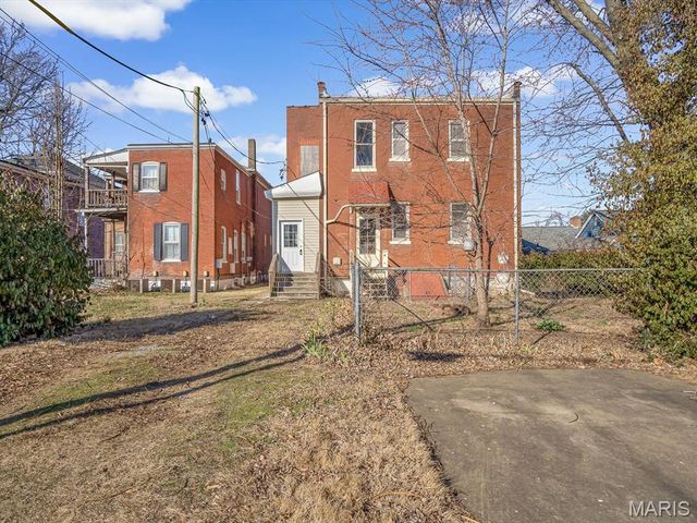 216 N Jackson Street, Belleville, IL 62220