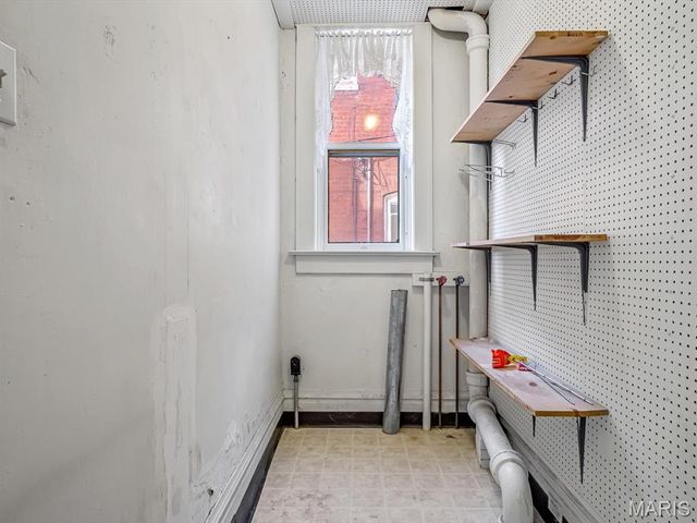 216 N Jackson Street, Belleville, IL 62220