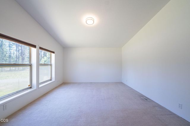 16115 Del Pino Drive, La Pine, OR 97739