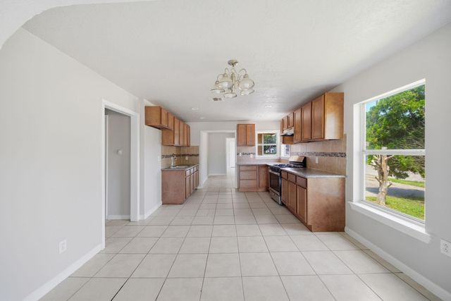 1102 Johnson Street, Pasadena, TX 77506