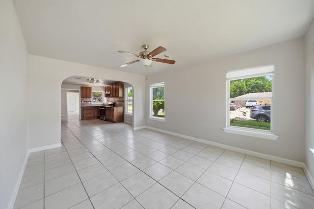 1102 Johnson Street, Pasadena, TX 77506