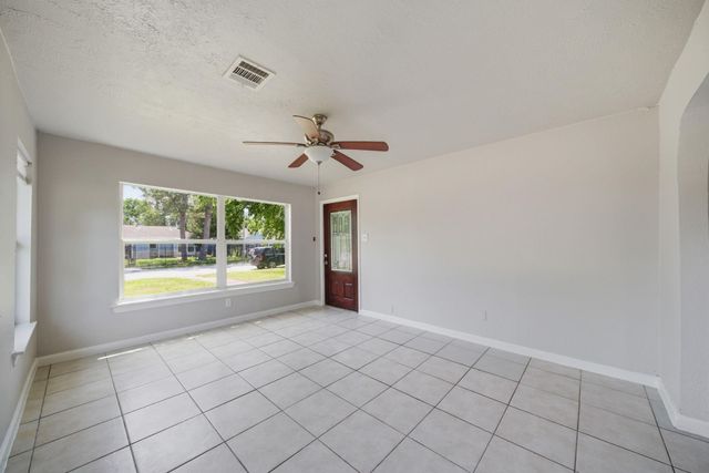 1102 Johnson Street, Pasadena, TX 77506