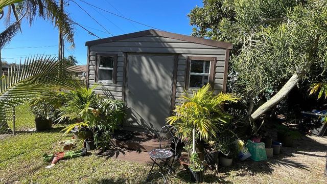 798 NW Selvitz Road, Port St. Lucie, FL 34983