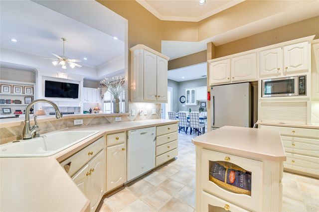 2116 Ironside Drive, Plano, TX 75075
