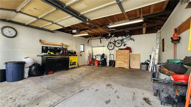 24 Farnsworth Avenue, Oakfield, NY 14125