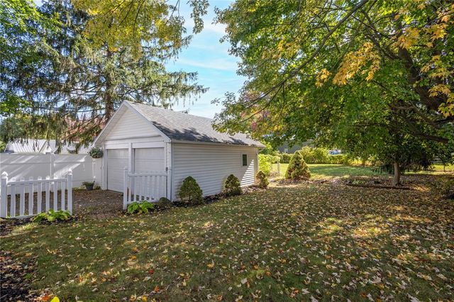 24 Farnsworth Avenue, Oakfield, NY 14125