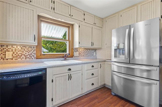 24 Farnsworth Avenue, Oakfield, NY 14125