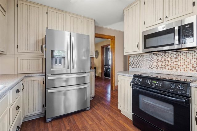 24 Farnsworth Avenue, Oakfield, NY 14125