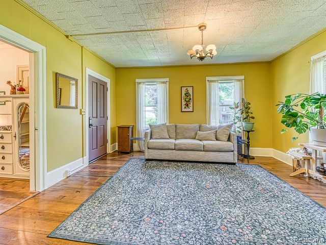 306 E Cross Street, Ypsilanti, MI 48198