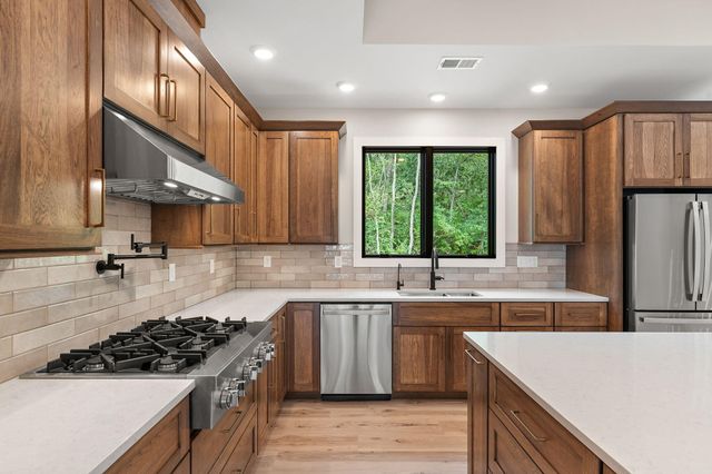 184 E 792 N, Lake Village, IN 46349