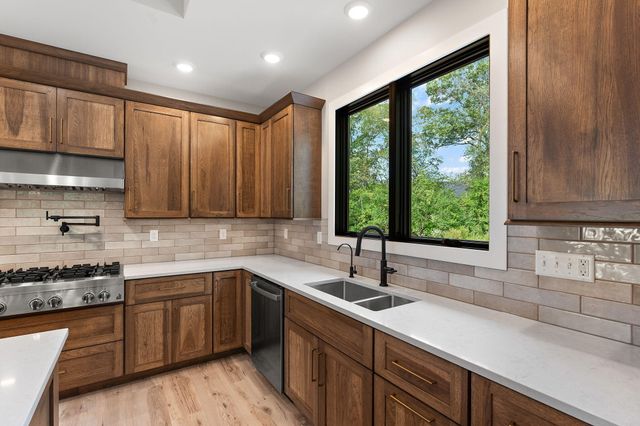 184 E 792 N, Lake Village, IN 46349