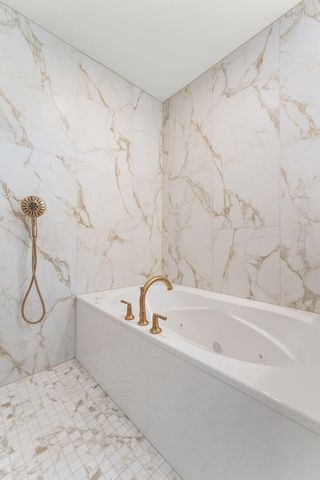 184 E 792 N, Lake Village, IN 46349