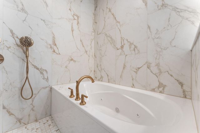 184 E 792 N, Lake Village, IN 46349