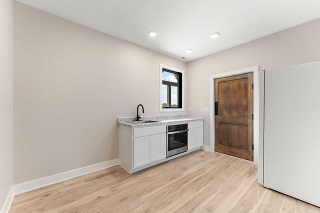 184 E 792 N, Lake Village, IN 46349