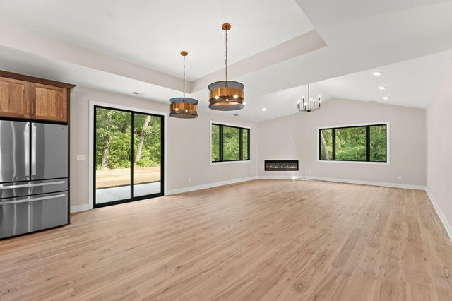 184 E 792 N, Lake Village, IN 46349