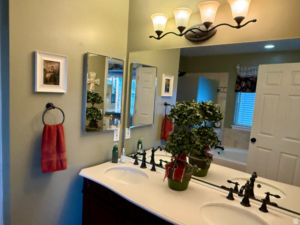 Image 12 of property listing at 12813 S KERI LYNN CT, Riverton, UT 84065