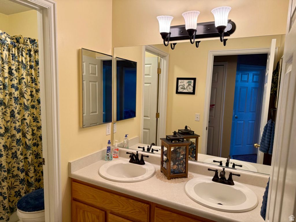 Image 19 of property listing at 12813 S KERI LYNN CT, Riverton, UT 84065