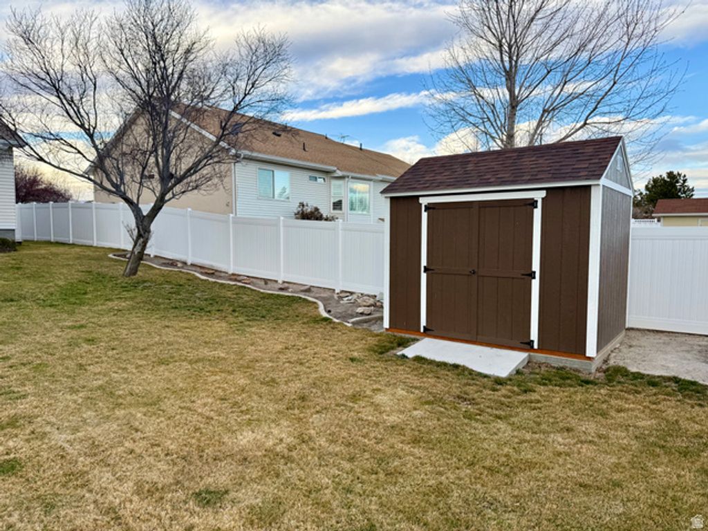 Image 35 of property listing at 12813 S KERI LYNN CT, Riverton, UT 84065