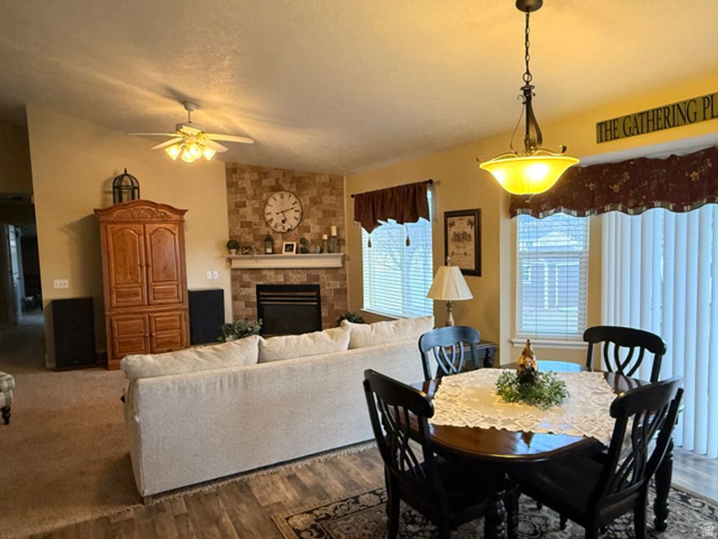 Image 8 of property listing at 12813 S KERI LYNN CT, Riverton, UT 84065