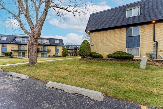 11128 S 84th Avenue 2B, Palos Hills, IL 60465