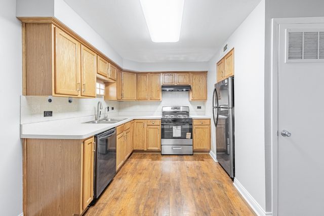 11128 S 84th Avenue 2B, Palos Hills, IL 60465