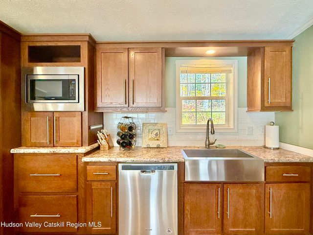 325 Route 25, Haines Falls, NY 12436