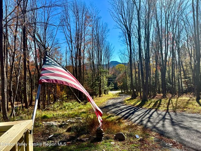 325 Route 25, Haines Falls, NY 12436