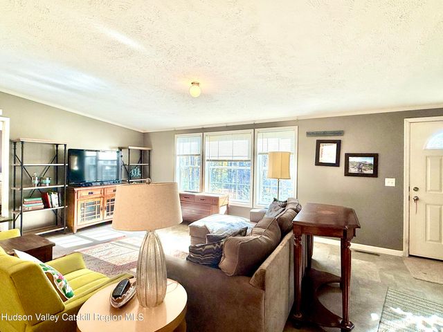 325 Route 25, Haines Falls, NY 12436