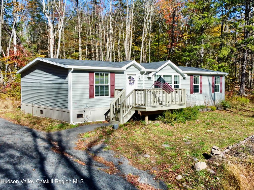 325 Route 25, Haines Falls, NY 12436