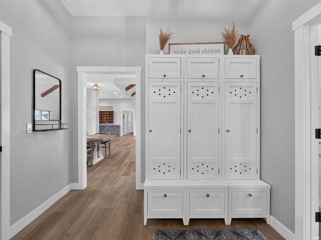 5895 Menza Drive, Auburn, IN 46706