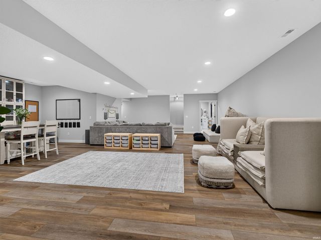 5895 Menza Drive, Auburn, IN 46706