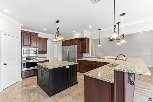 204 Bridgeway Drive, Warner Robins, GA 31088