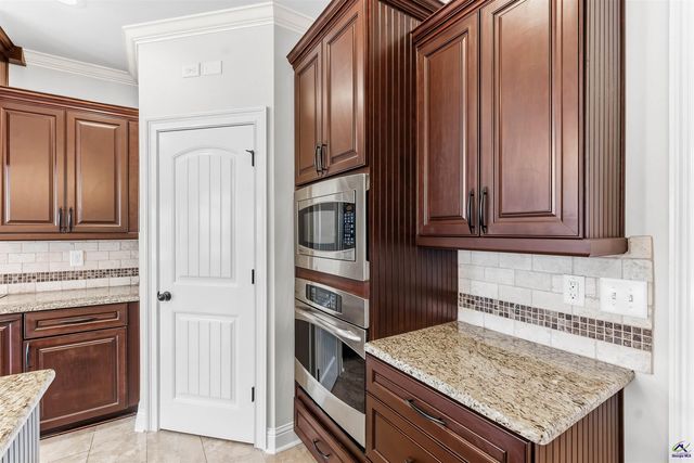 204 Bridgeway Drive, Warner Robins, GA 31088