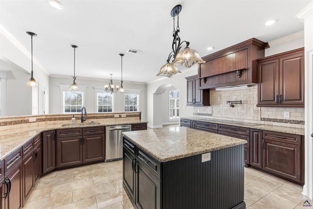 204 Bridgeway Drive, Warner Robins, GA 31088