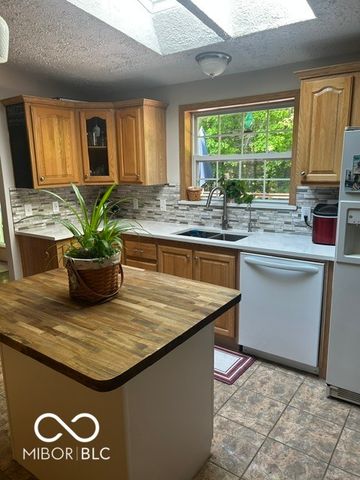 11806 E Pocahontas Drive, Greencastle, IN 46135