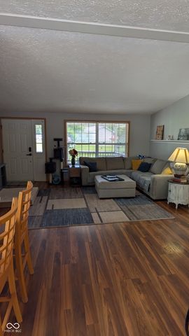 11806 E Pocahontas Drive, Greencastle, IN 46135