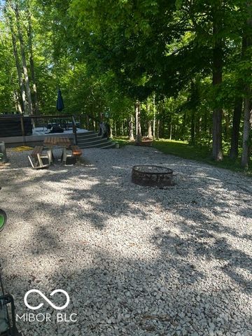 11806 E Pocahontas Drive, Greencastle, IN 46135