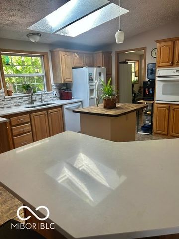 11806 E Pocahontas Drive, Greencastle, IN 46135