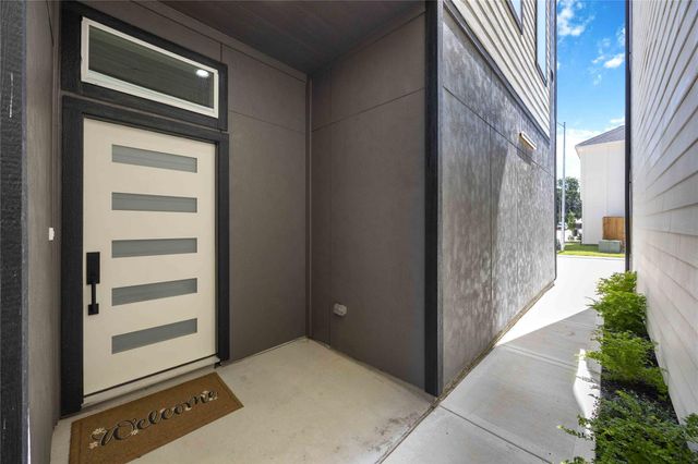 1935 Knoll Square Drive, Houston, TX 77080