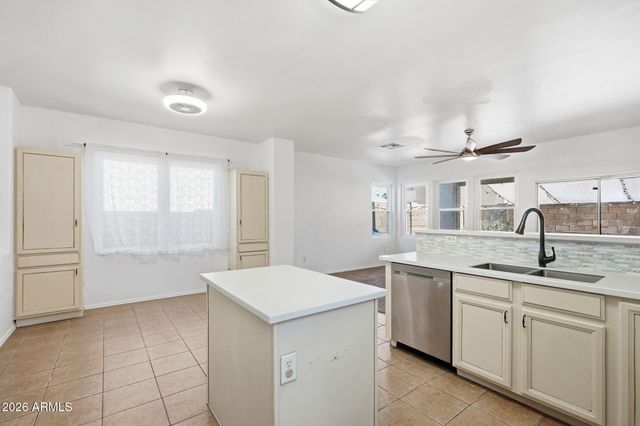 7245 S 41st Drive, Phoenix, AZ 85041