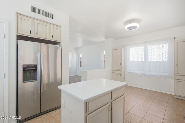 7245 S 41st Drive, Phoenix, AZ 85041