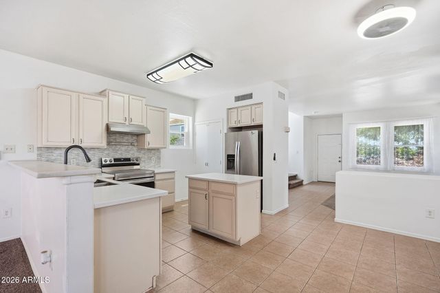 7245 S 41st Drive, Phoenix, AZ 85041