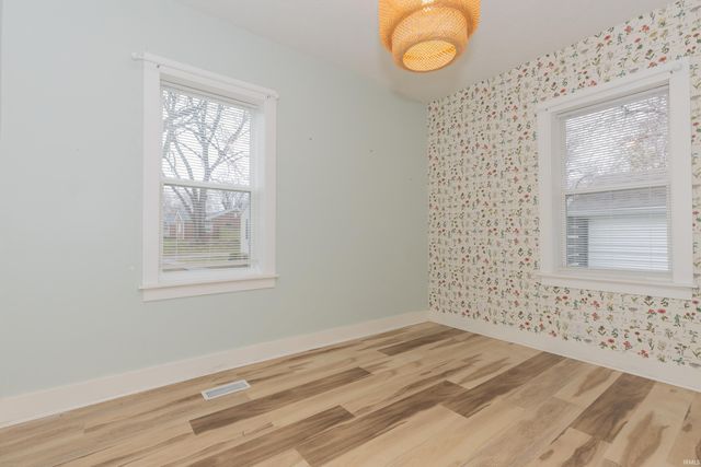 832 S Cullen Ave, Evansville, IN 47715