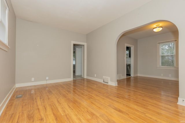 832 S Cullen Ave, Evansville, IN 47715